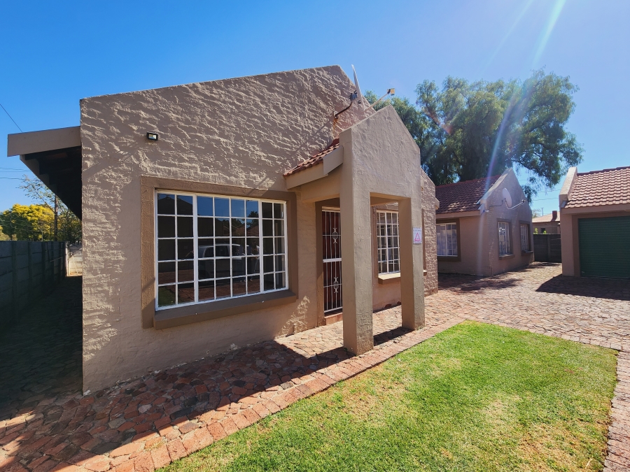 2 Bedroom Property for Sale in Potchefstroom North West